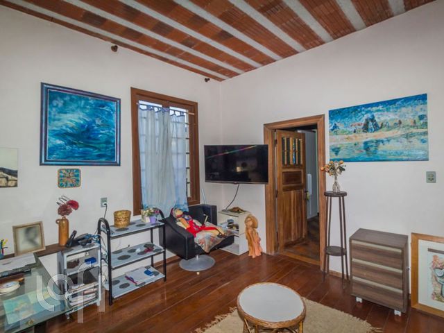 Casa com 181m², 2 dormitórios, 2 suítes, 2 vagas, Rio Branco em Porto Alegre