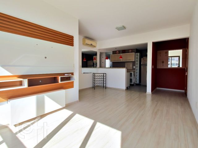 Apartamento com 67m², 2 dormitórios, 1 suíte, 1 vaga, Petrópolis em Porto Alegre