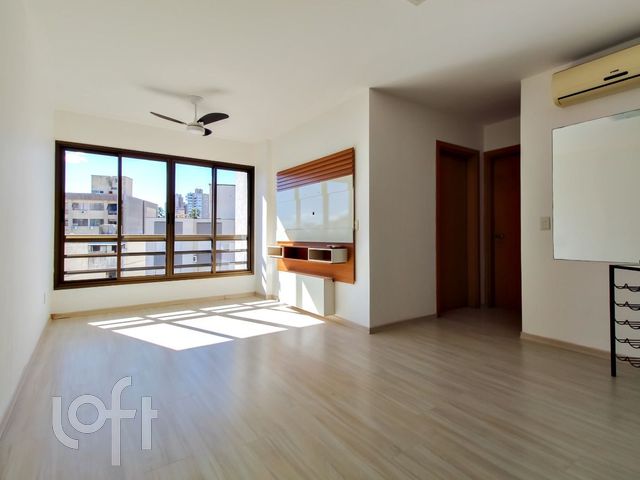 Apartamento com 67m², 2 dormitórios, 1 suíte, 1 vaga, Petrópolis em Porto Alegre