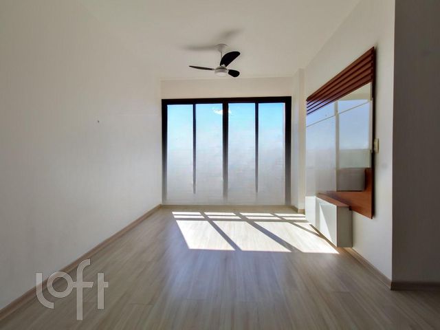 Apartamento com 67m², 2 dormitórios, 1 suíte, 1 vaga, Petrópolis em Porto Alegre