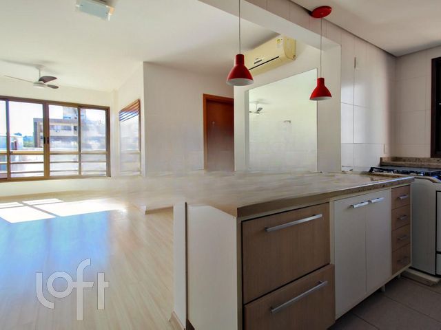 Apartamento com 67m², 2 dormitórios, 1 suíte, 1 vaga, Petrópolis em Porto Alegre