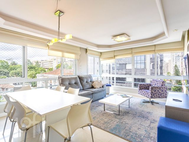 Apartamento com 87m², 3 dormitórios, 1 suíte, 2 vagas, Auxiliadora em Porto Alegre