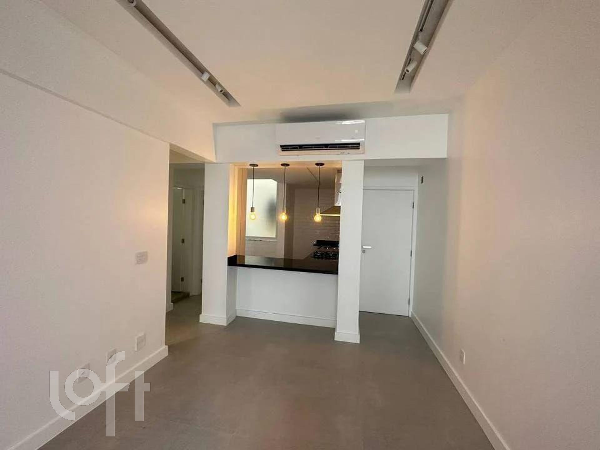 Apartamento à venda com 2 quartos, 70m² - Foto 2