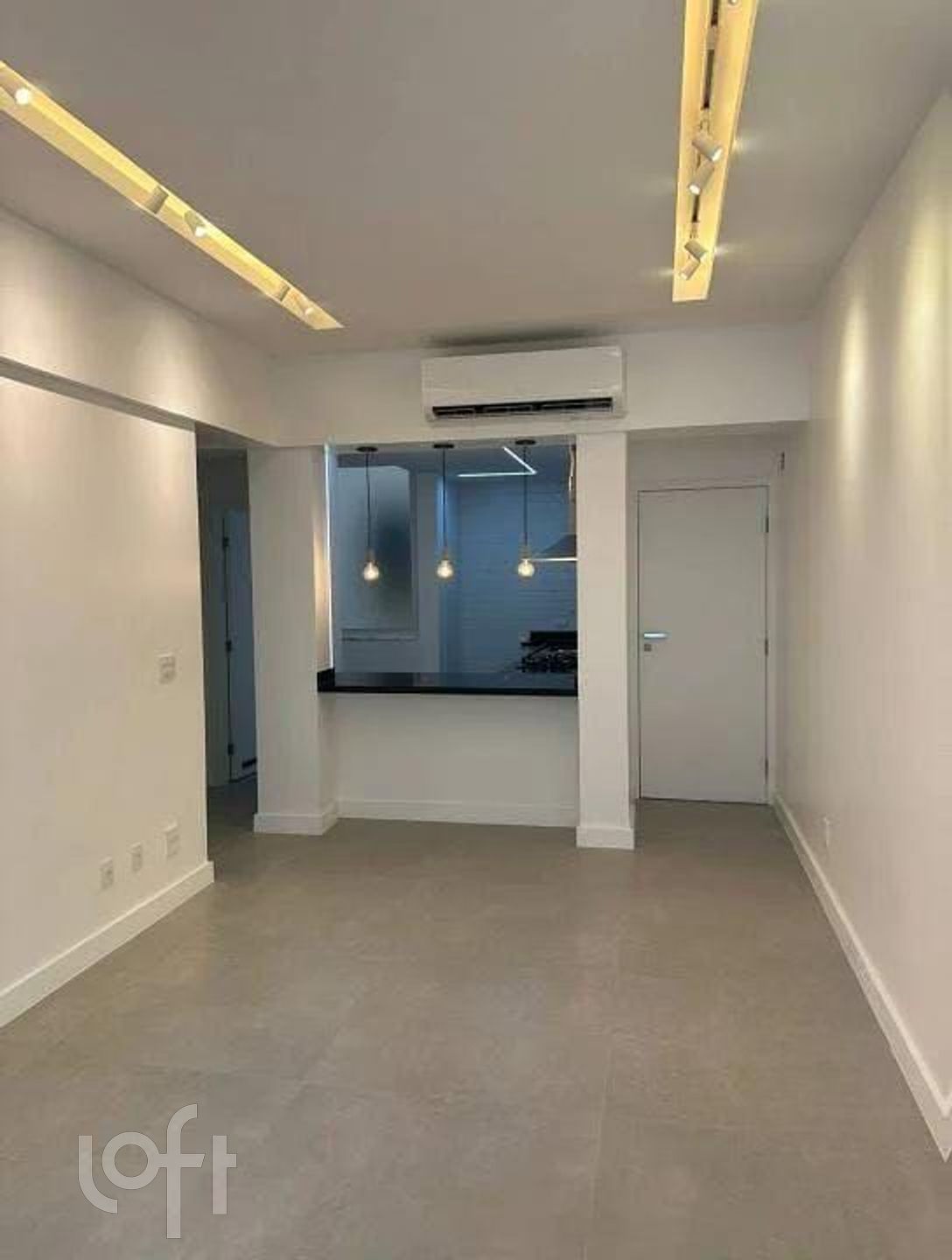 Apartamento à venda com 2 quartos, 70m² - Foto 1