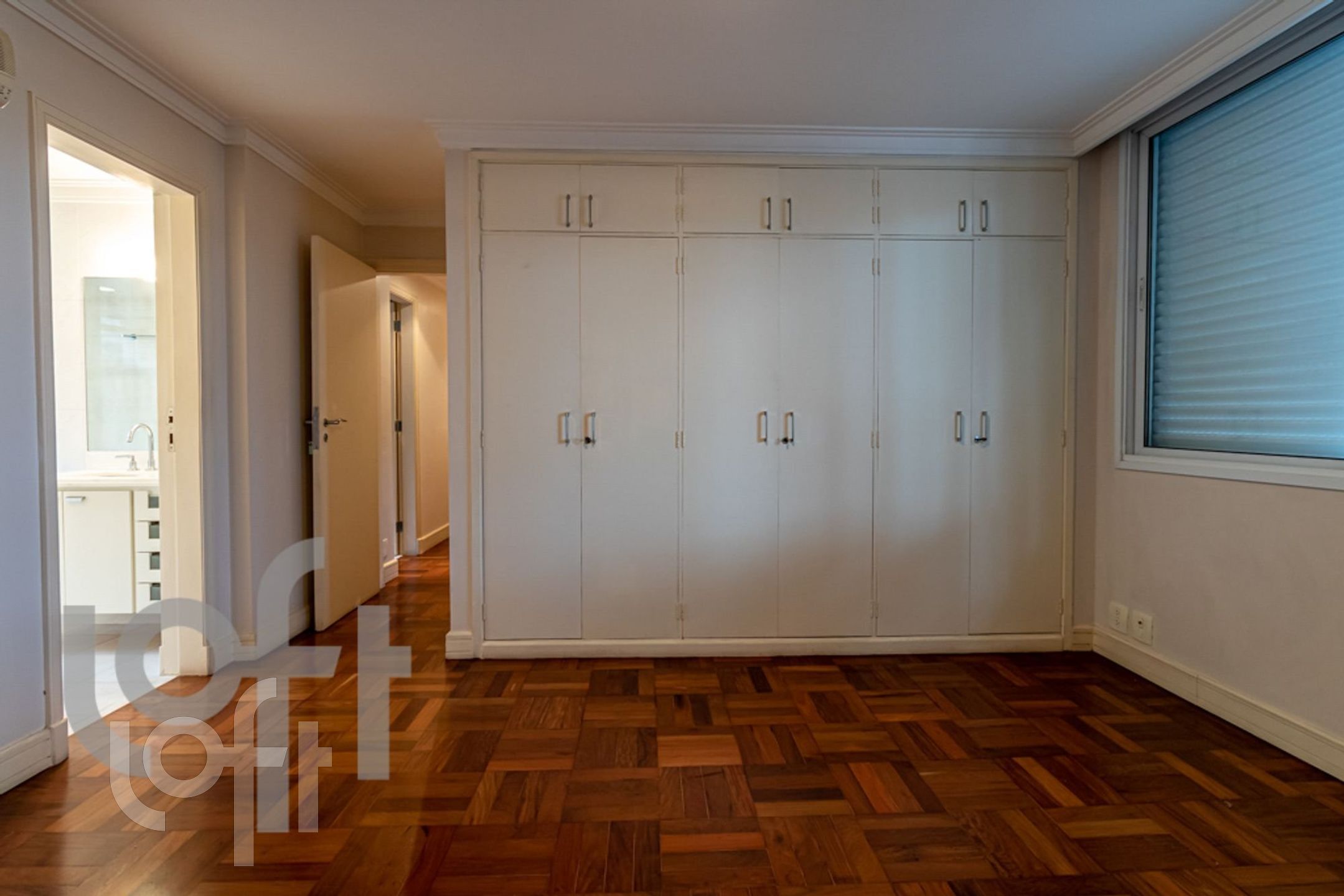 Apartamento à venda com 2 quartos, 170m² - Foto 2