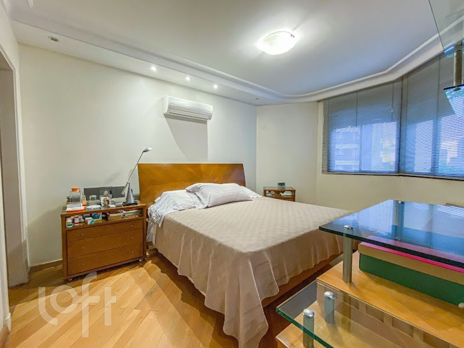 Apartamento à venda com 4 quartos, 225m² - Foto 12