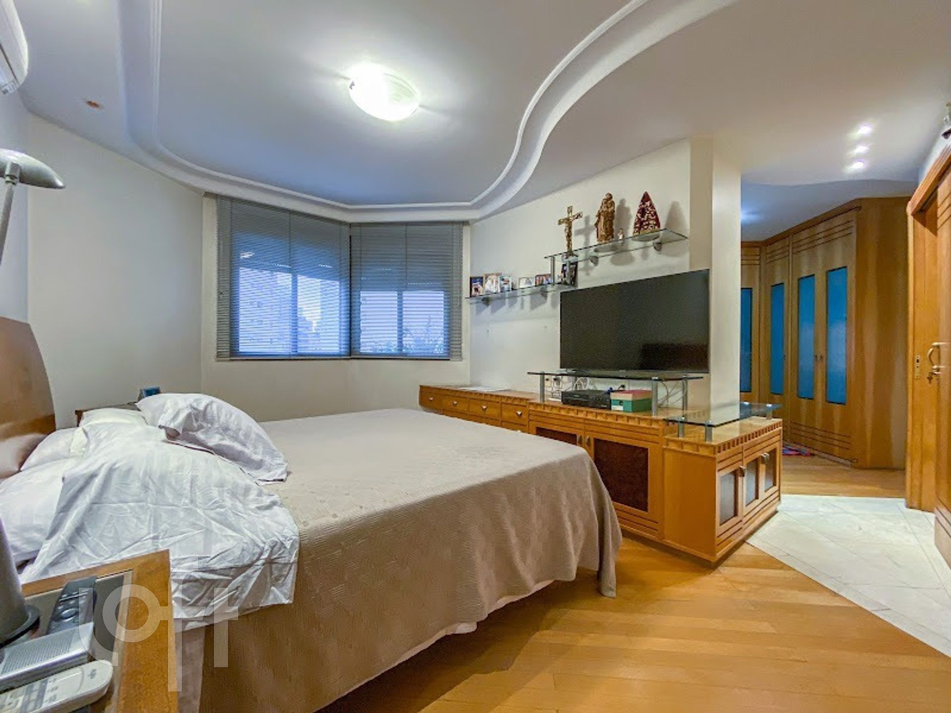 Apartamento à venda com 4 quartos, 225m² - Foto 14