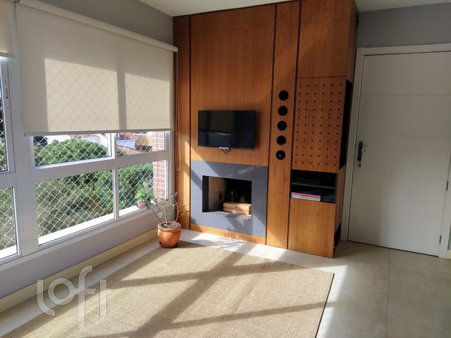 Apartamento com 68m², 2 dormitórios, 1 suíte, 2 vagas, Auxiliadora em Porto Alegre
