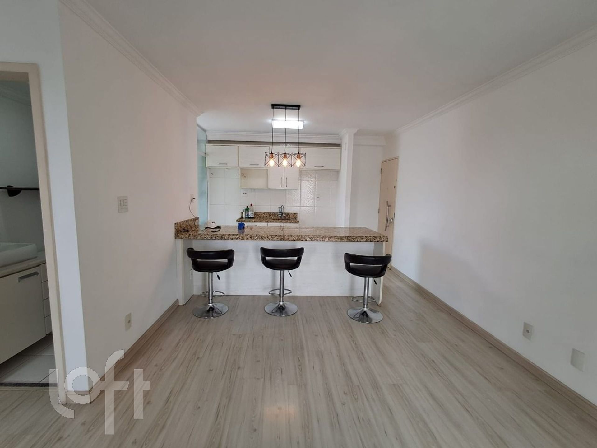 Apartamento à venda com 2 quartos, 70m² - Foto 1