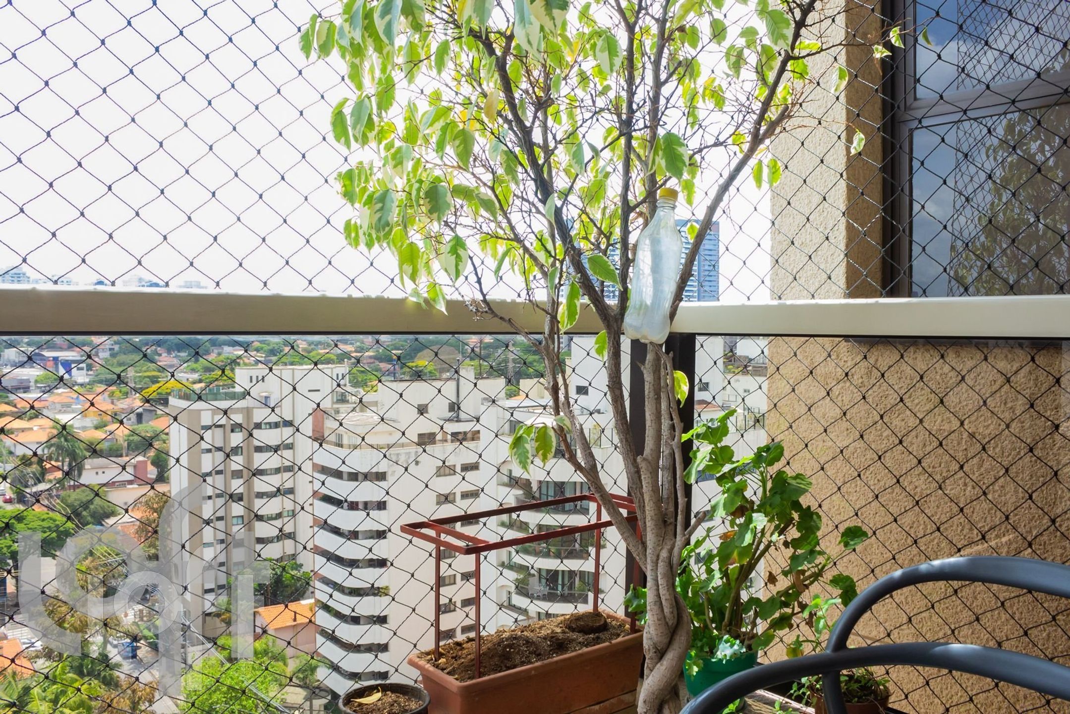 Apartamento à venda com 4 quartos, 200m² - Foto 2