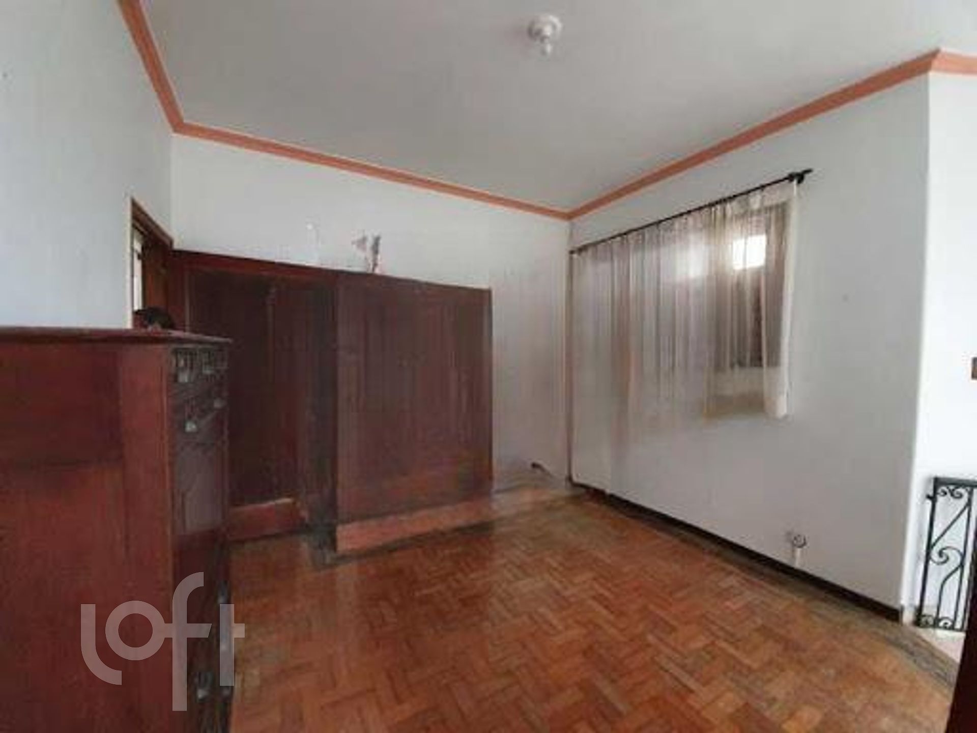 Casa à venda com 4 quartos, 370m² - Foto 1