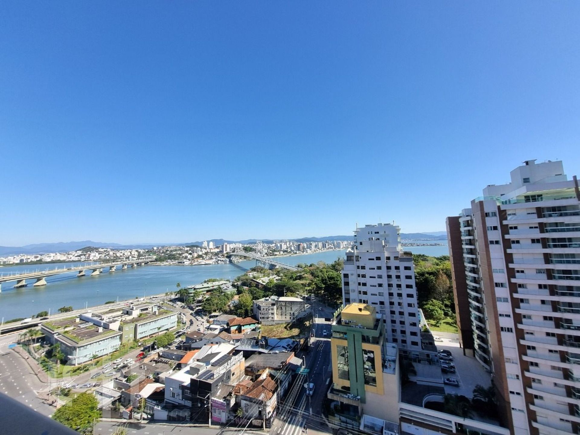 Apartamento à venda em Centro com 73 m², 2 quartos, 1 suíte, 2 vagas