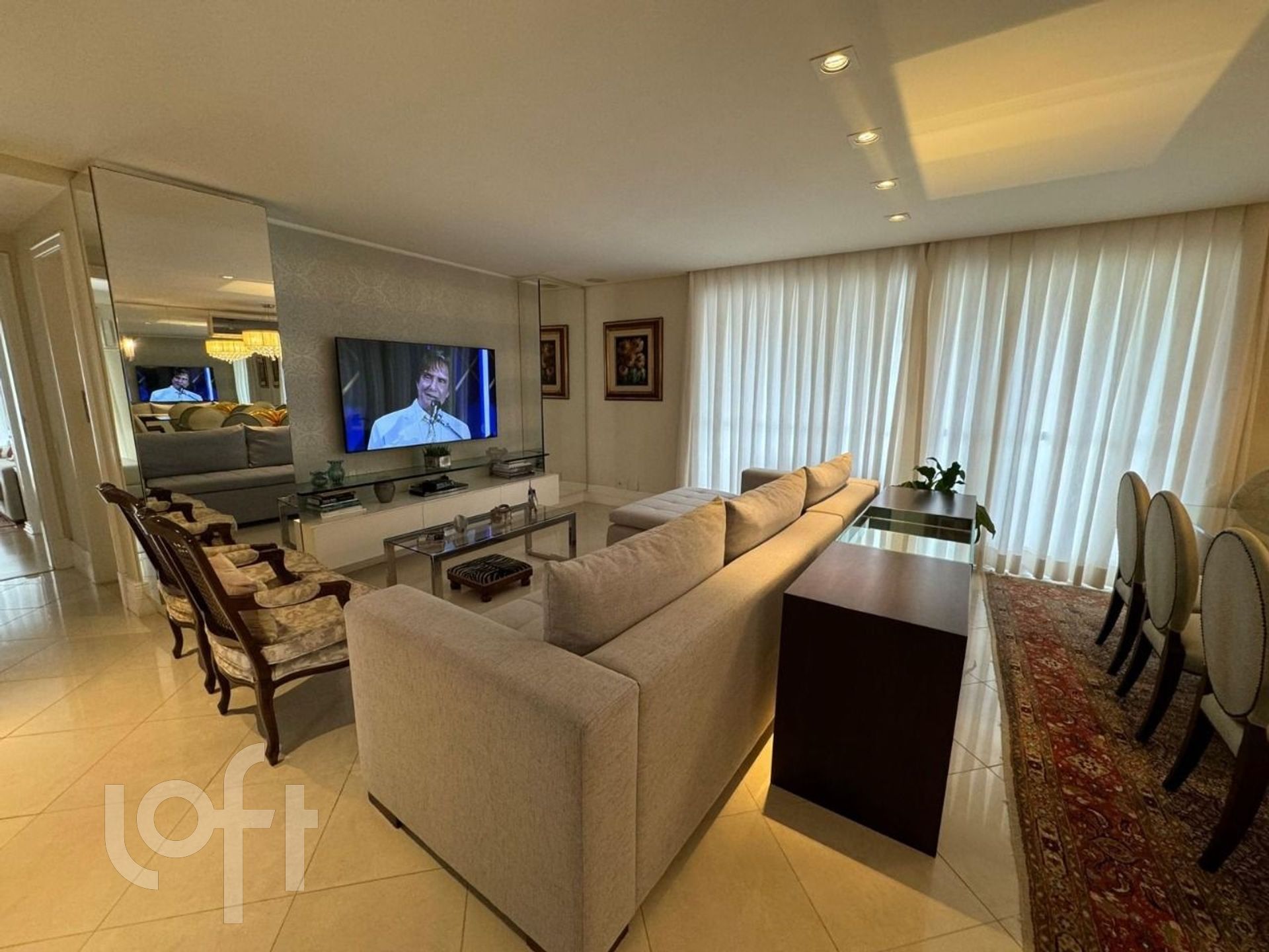 Apartamentos com 154m², 4 quartos, 1 suíte, 2 garagens, no bairro Centro em Florianópolis