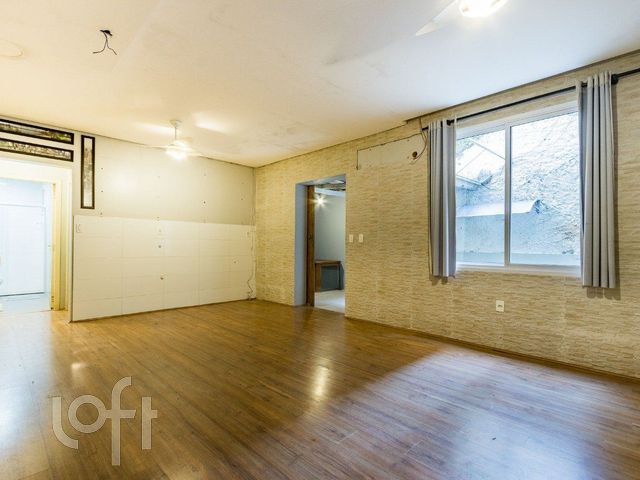 Apartamento com 132m², 3 dormitórios, 1 vaga, Independência em Porto Alegre