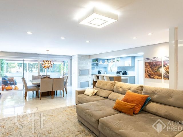 Apartamento com 178m², 3 dormitórios, 1 suíte, 3 vagas, Auxiliadora em Porto Alegre