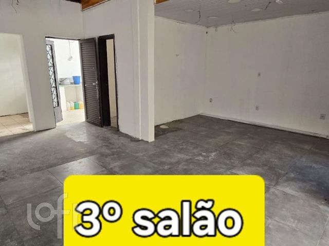 Casa com 99m², 3 dormitórios, 2 vagas, Santana em Porto Alegre