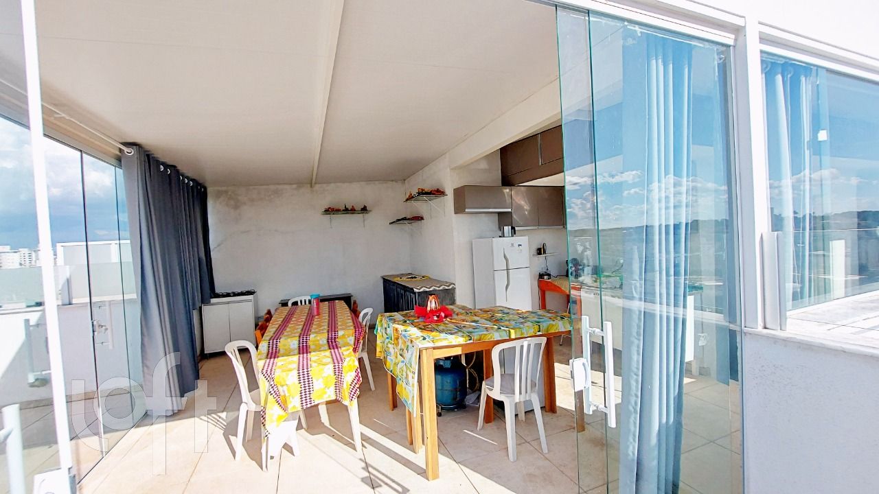 Apartamento à venda com 3 quartos, 140m² - Foto 4