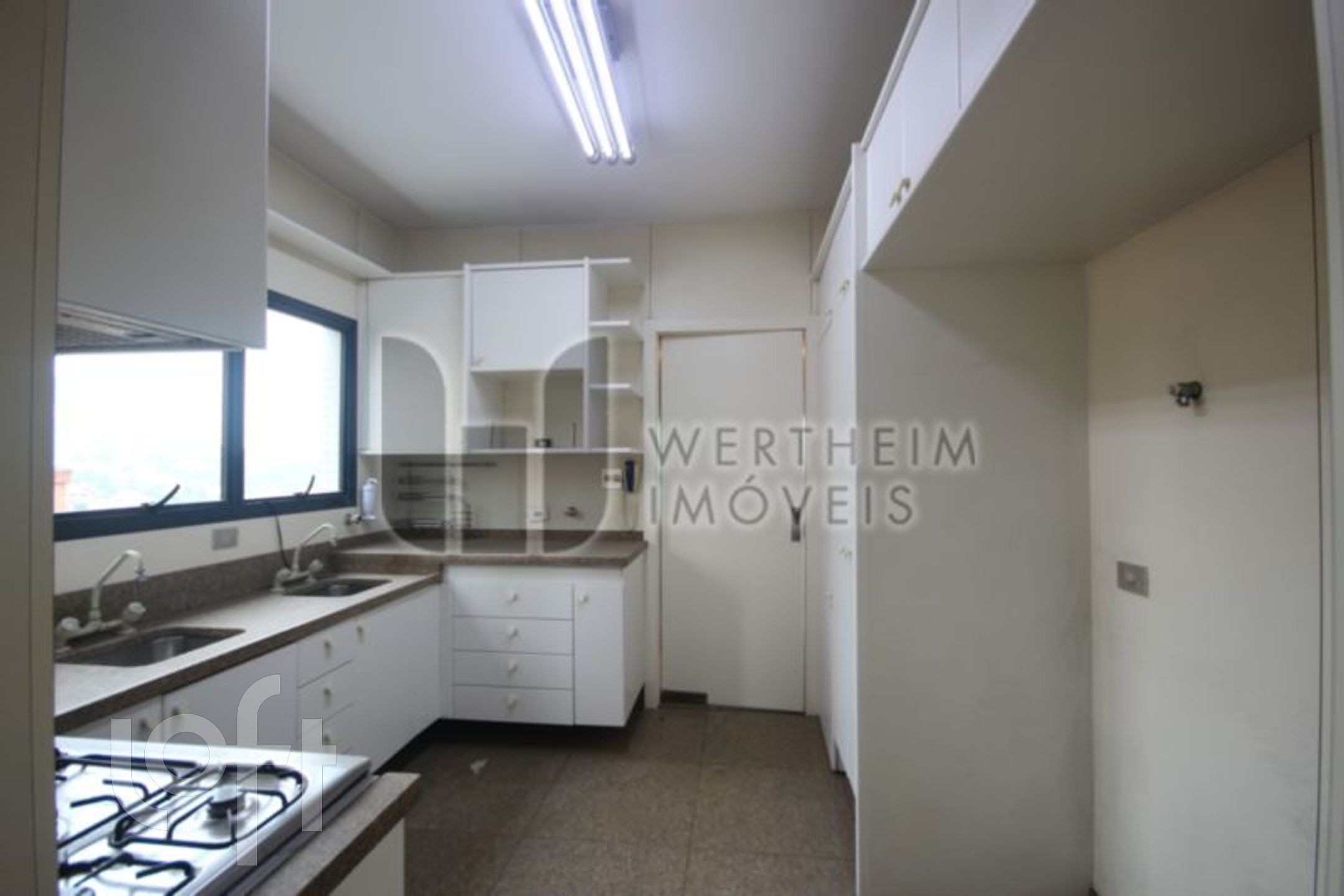 Apartamento à venda com 4 quartos, 202m² - Foto 9