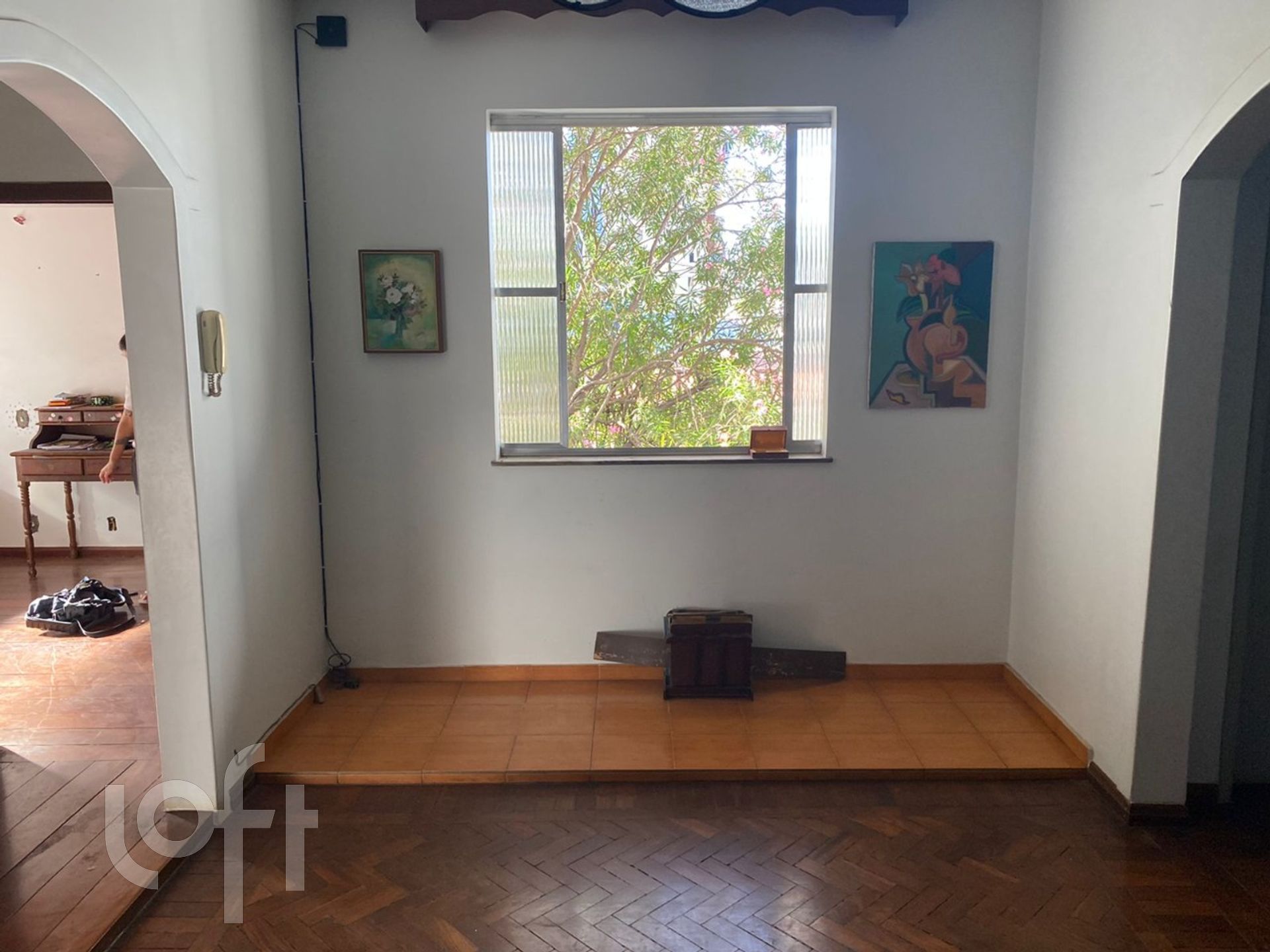 Casa à venda com 6 quartos, 250m² - Foto 2