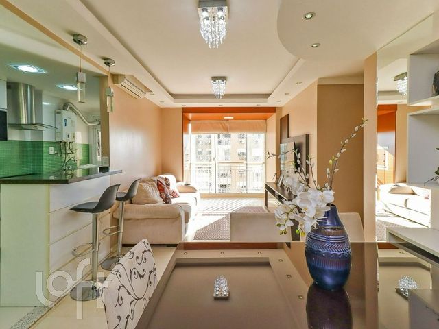 Apartamento com 75m², 3 dormitórios, 1 suíte, 1 vaga, Vila Ipiranga em Porto Alegre