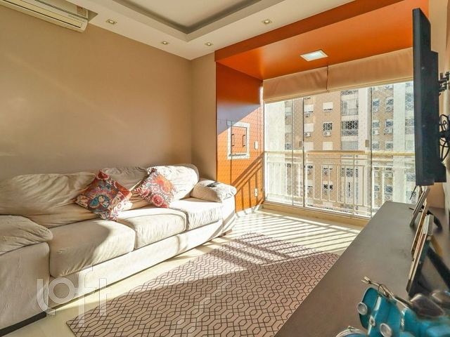 Apartamento com 75m², 3 dormitórios, 1 suíte, 1 vaga, Vila Ipiranga em Porto Alegre