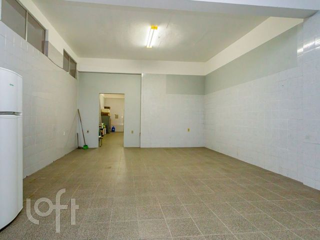 Casa com 450m², 3 dormitórios, 2 vagas, Vila Ipiranga em Porto Alegre