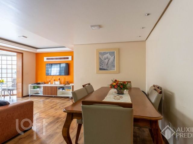 Apartamento com 75m², 2 dormitórios, 1 suíte, 1 vaga, Cristo Redentor em Porto Alegre