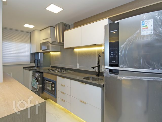 Apartamento com 60m², 2 dormitórios, 1 suíte, 1 vaga, Santana em Porto Alegre