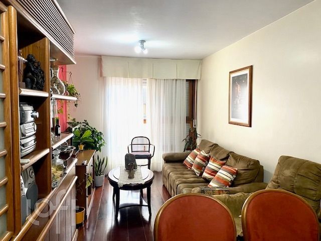 Apartamento com 107m², 3 dormitórios, 1 suíte, 2 vagas, Higienópolis em Porto Alegre