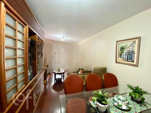 Apartamento com 107m², 3 dormitórios, 1 suíte, 2 vagas, Higienópolis em Porto Alegre