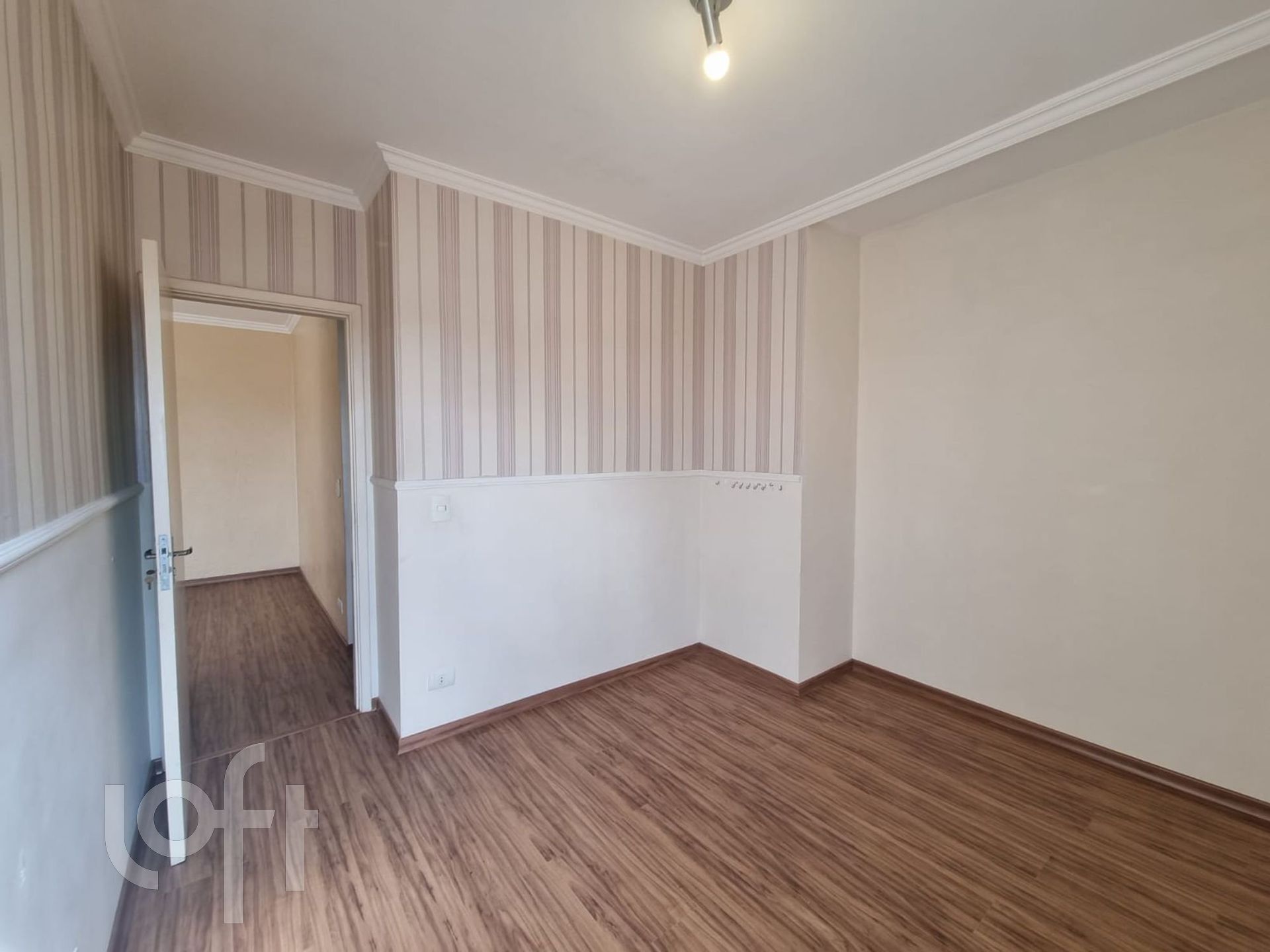 Apartamento à venda com 2 quartos, 61m² - Foto 2