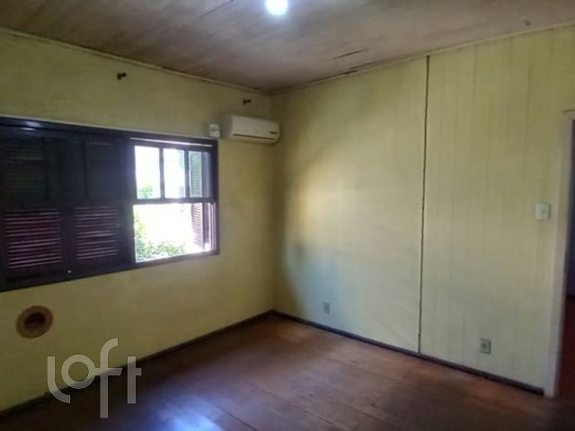 Casa com 175m², 5 dormitórios, 3 vagas, Vila Ipiranga em Porto Alegre