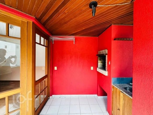 Apartamento com 75m², 2 dormitórios, 1 suíte, 1 vaga, Petrópolis em Porto Alegre