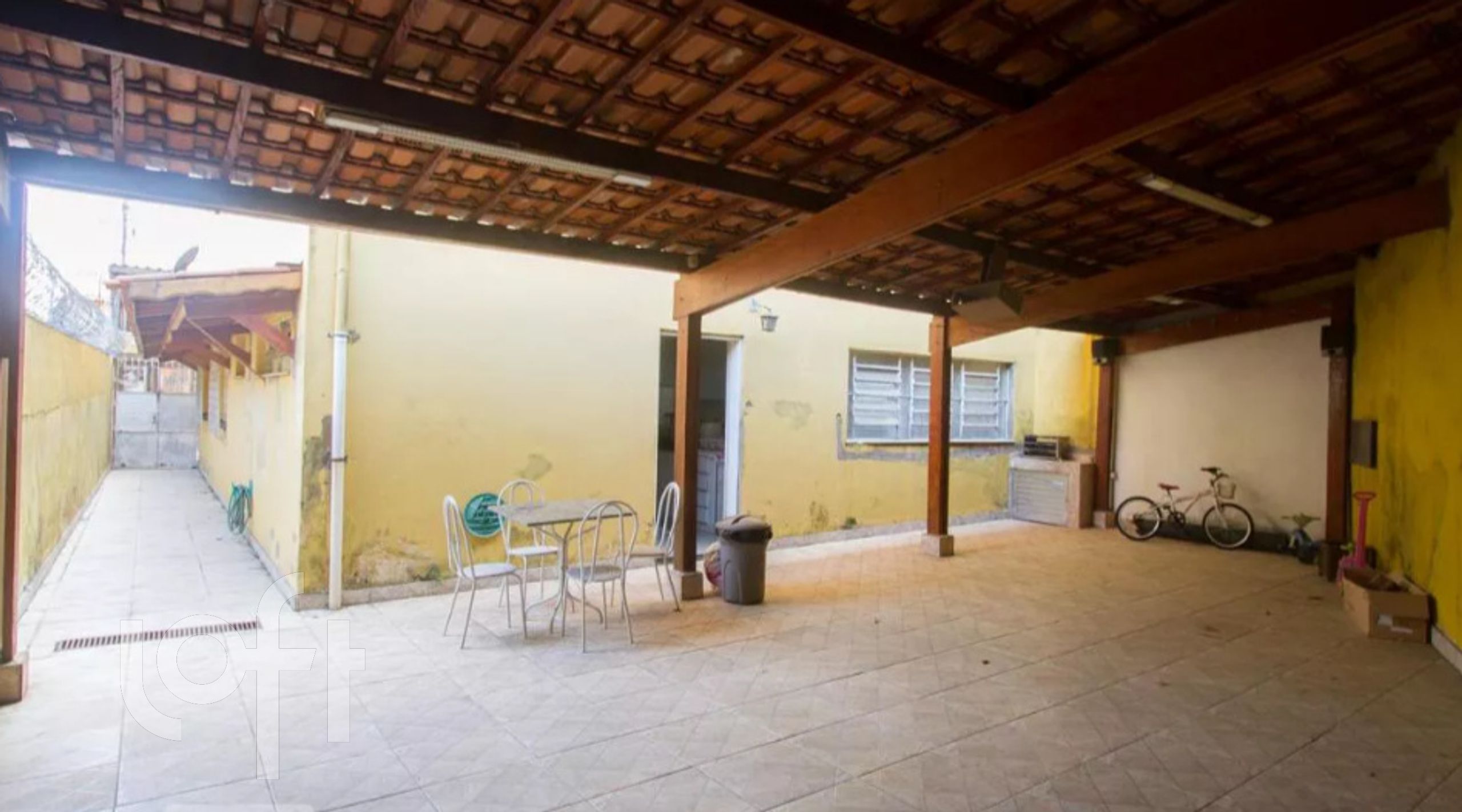 Casa à venda com 6 quartos, 300m² - Foto 26