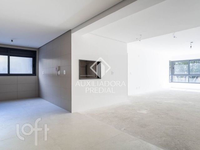 Apartamento com 113m², 3 dormitórios, 1 suíte, 2 vagas, Três Figueiras em Porto Alegre