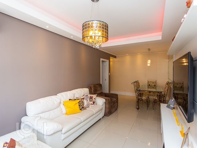 Apartamento com 107m², 3 dormitórios, 1 suíte, Rio Branco em Porto Alegre