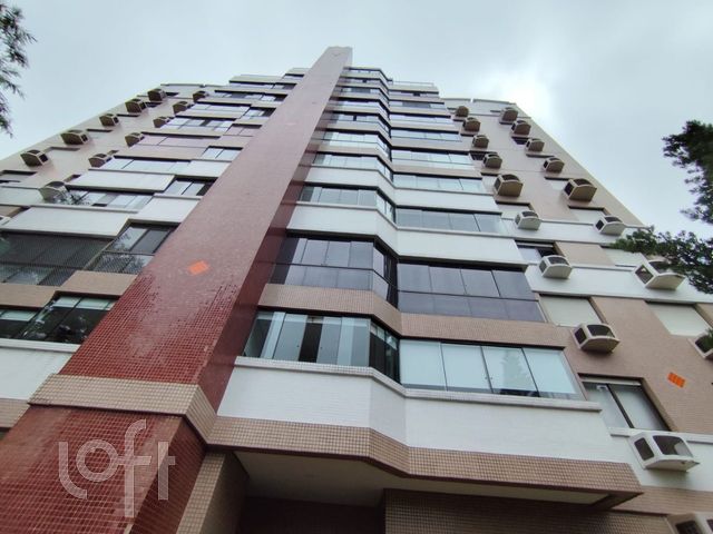 Apartamento com 138m², 3 dormitórios, 1 suíte, 2 vagas, Três Figueiras em Porto Alegre