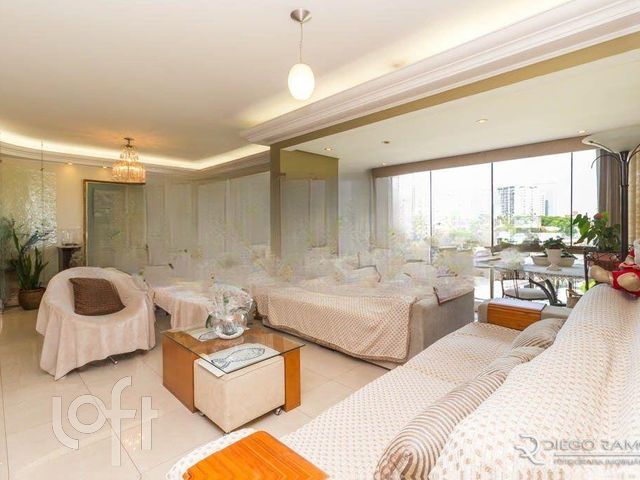 Apartamento com 138m², 3 dormitórios, 1 suíte, 2 vagas, Três Figueiras em Porto Alegre