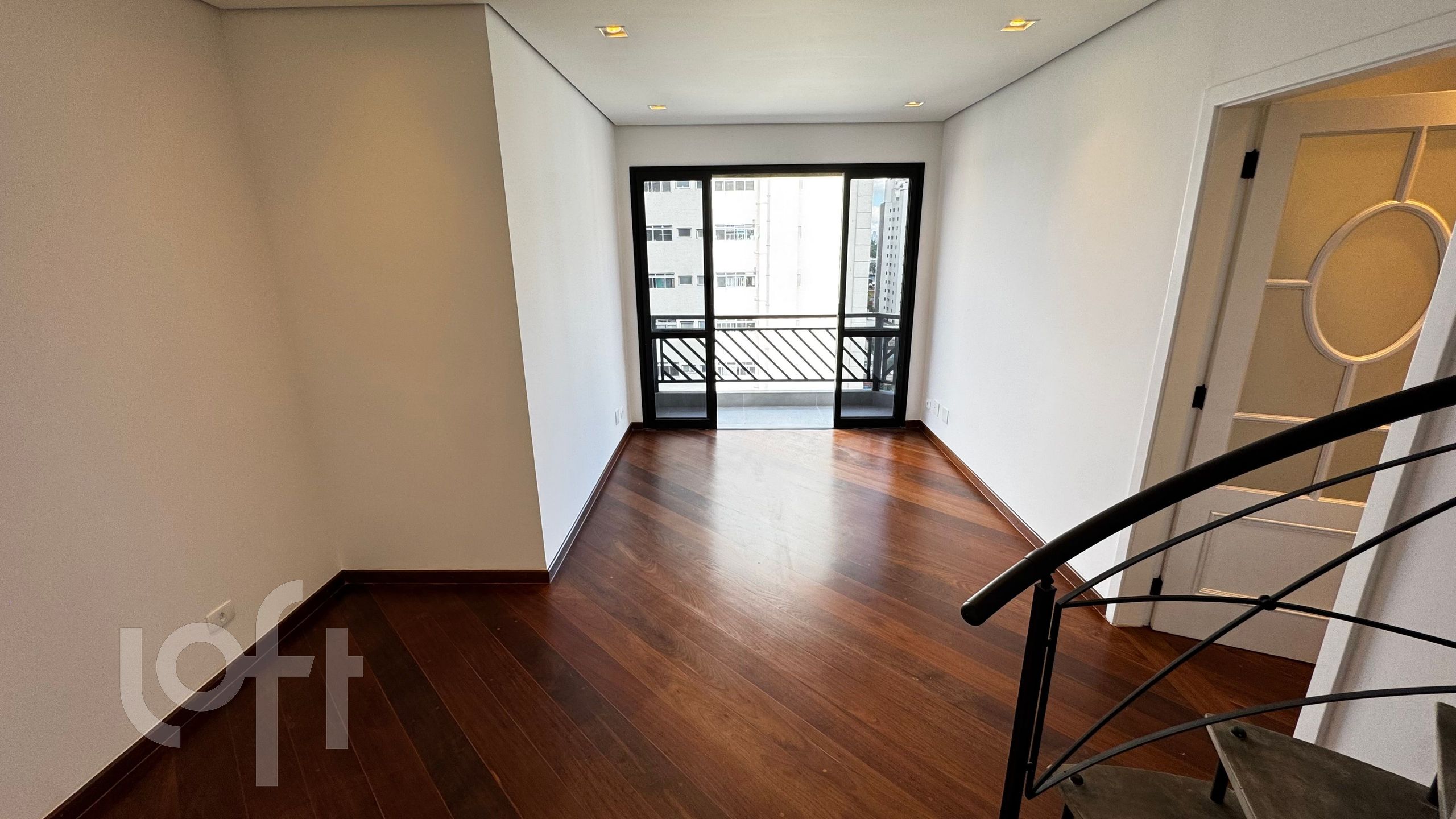 Apartamento à venda em Vila Hamburguesa com 200 m²