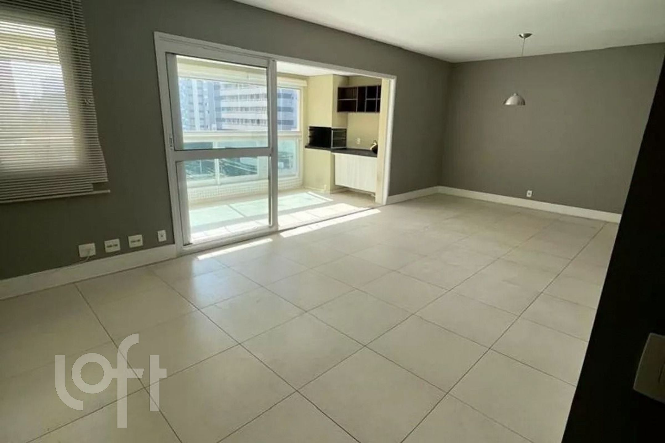 Apartamento à venda com 3 quartos, 125m² - Foto 1