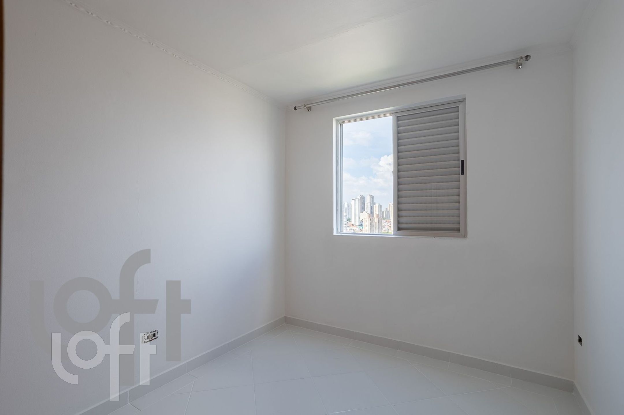 Apartamento à venda com 2 quartos, 75m² - Foto 2