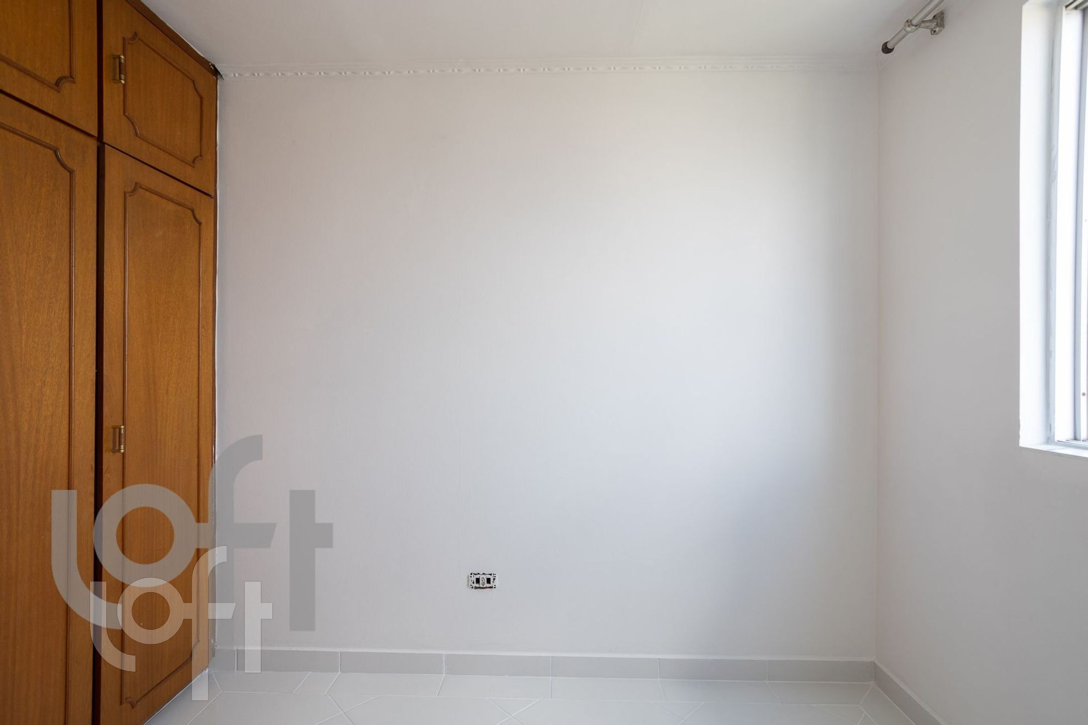 Apartamento à venda com 2 quartos, 75m² - Foto 4