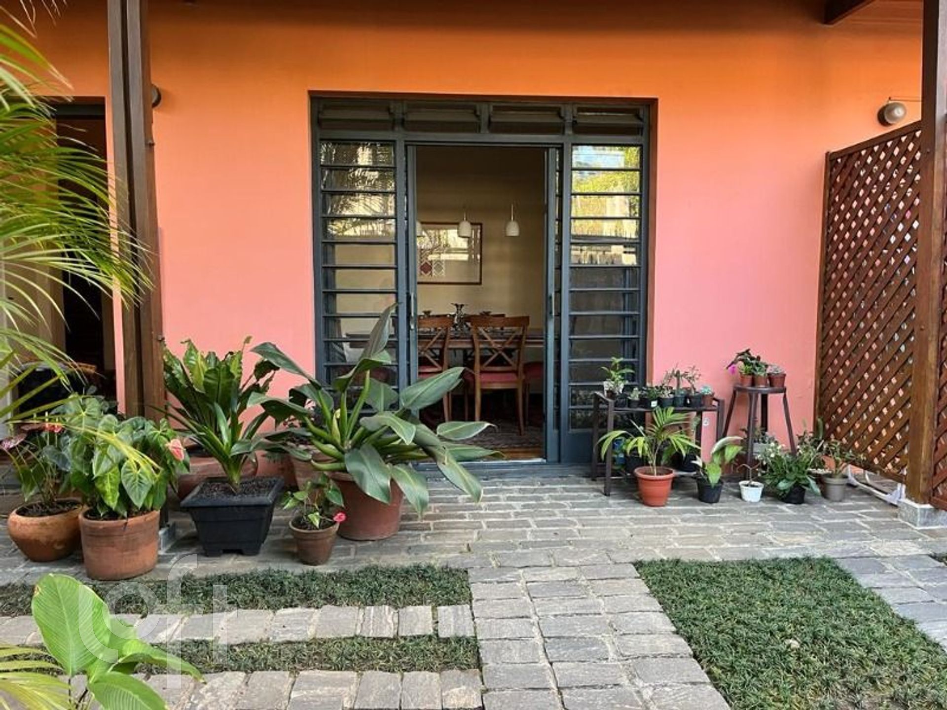 Casa à venda com 3 quartos, 172m² - Foto 1