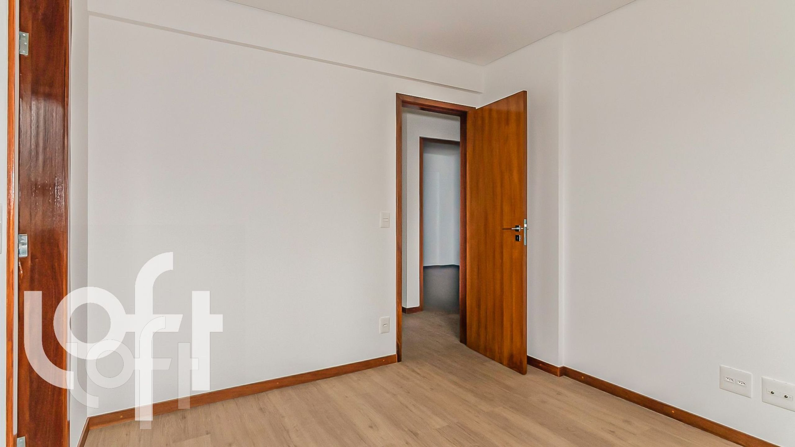 Apartamento à venda com 4 quartos, 135m² - Foto 4