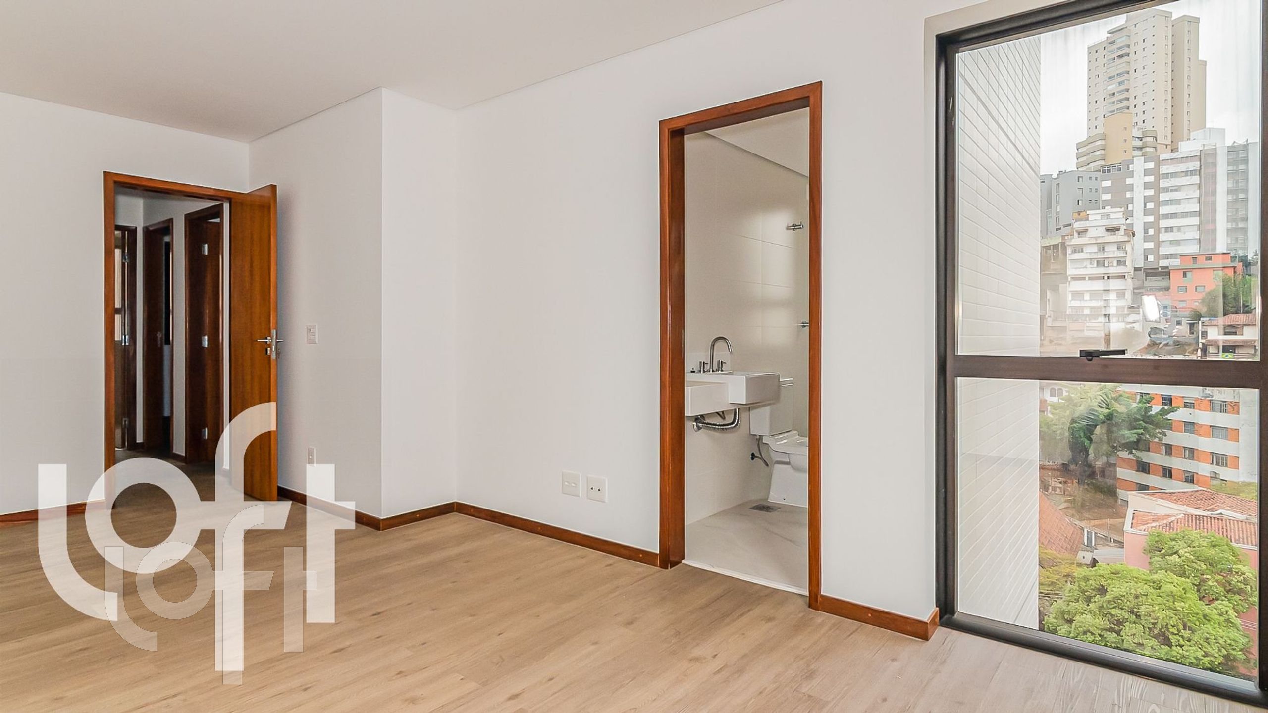 Apartamento à venda com 4 quartos, 135m² - Foto 3