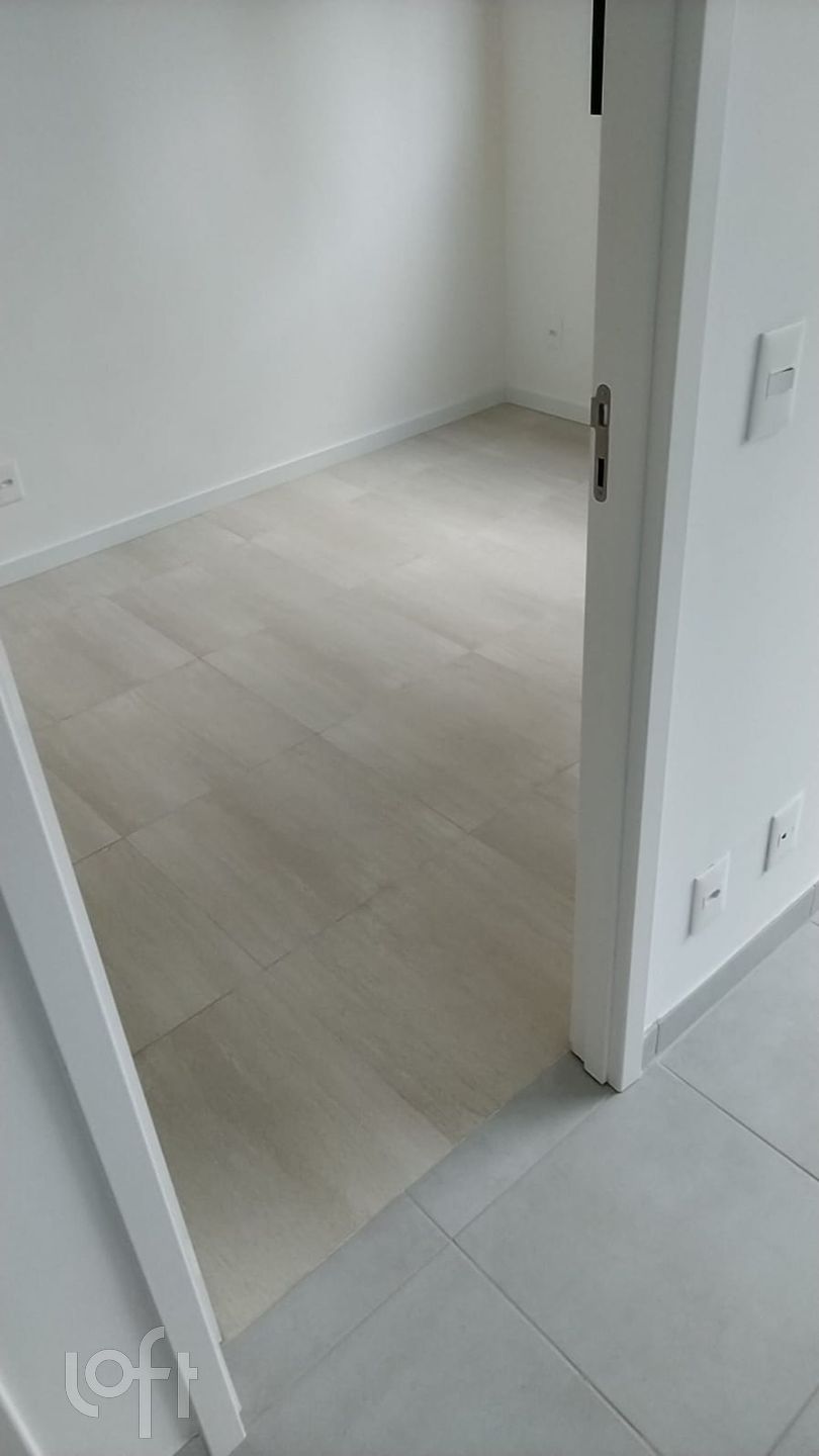 Apartamento à venda com 2 quartos, 33m² - Foto 3