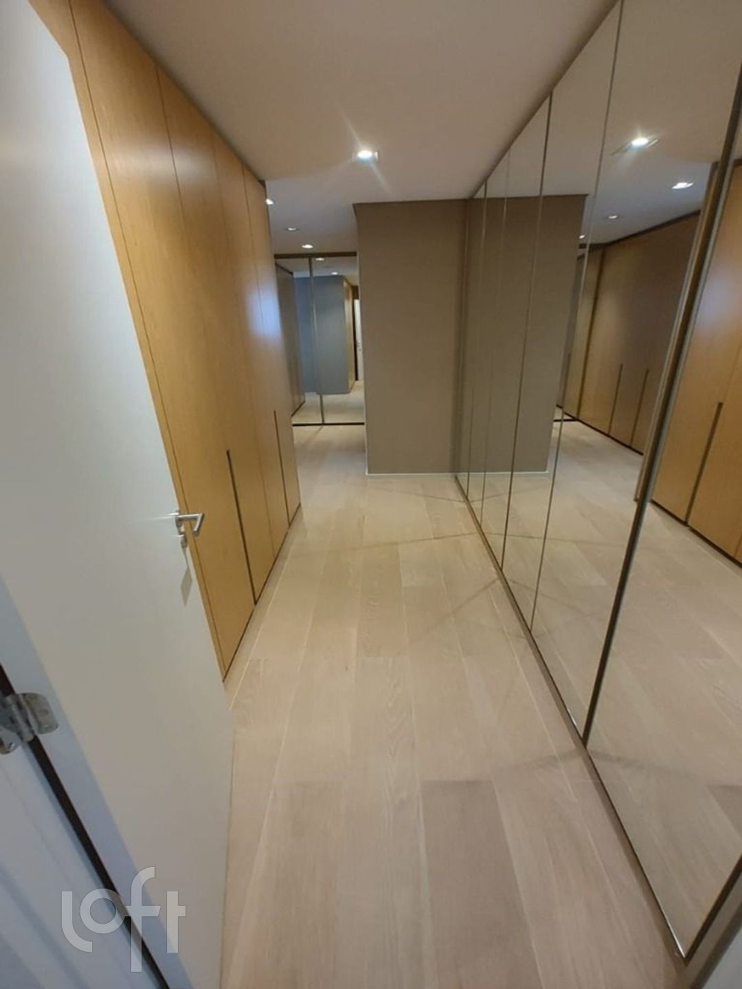 Apartamento à venda com 4 quartos, 195m² - Foto 20