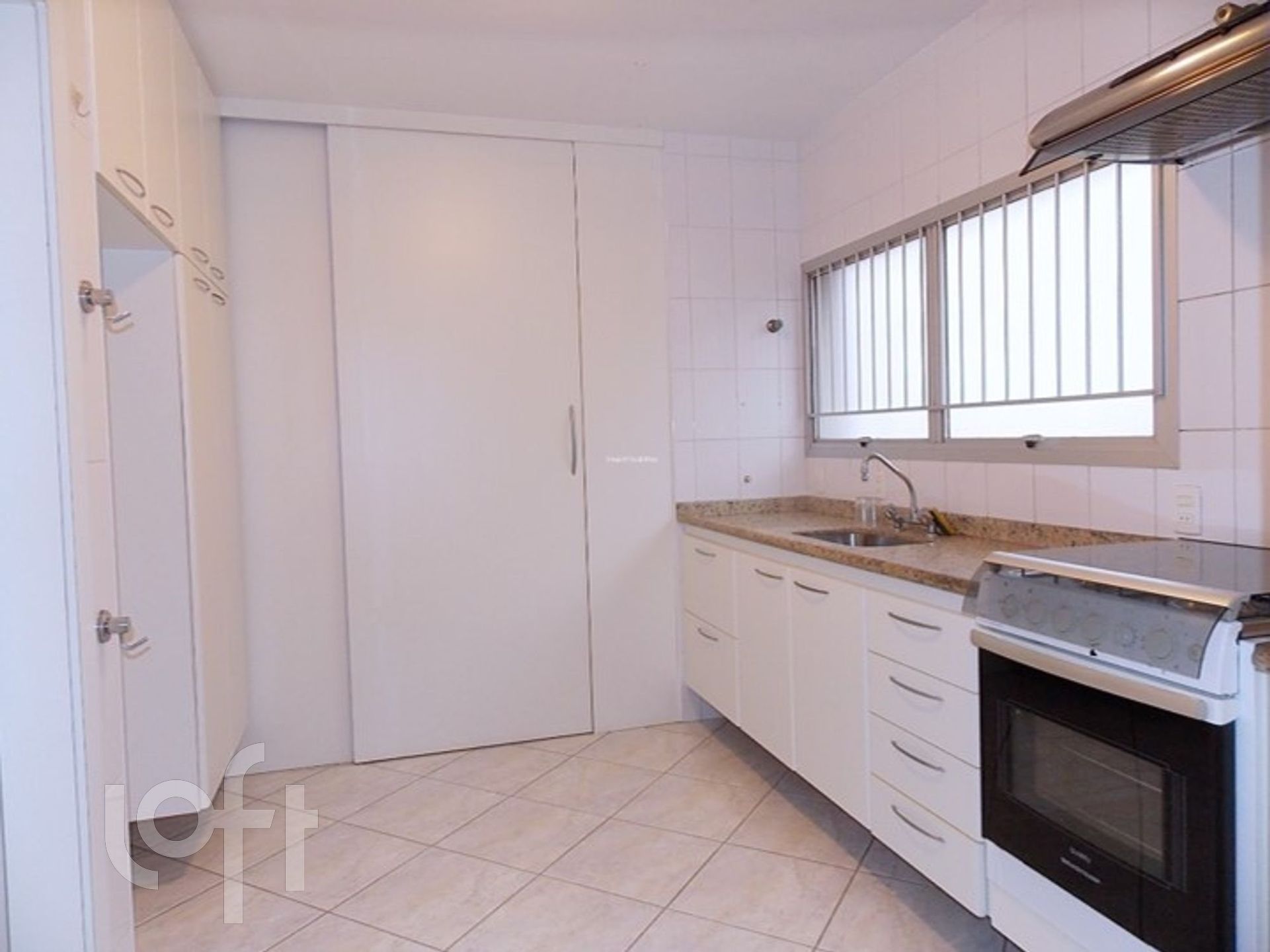 Apartamento à venda com 4 quartos, 240m² - Foto 15