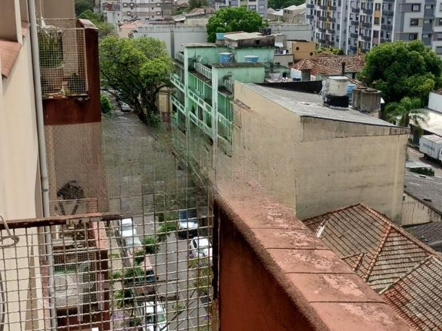 Apartamento com 67m², 2 dormitórios, 1 suíte, Santana em Porto Alegre