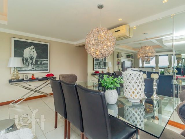 Apartamento com 128m², 3 dormitórios, 1 suíte, 2 vagas, Menino Deus em Porto Alegre